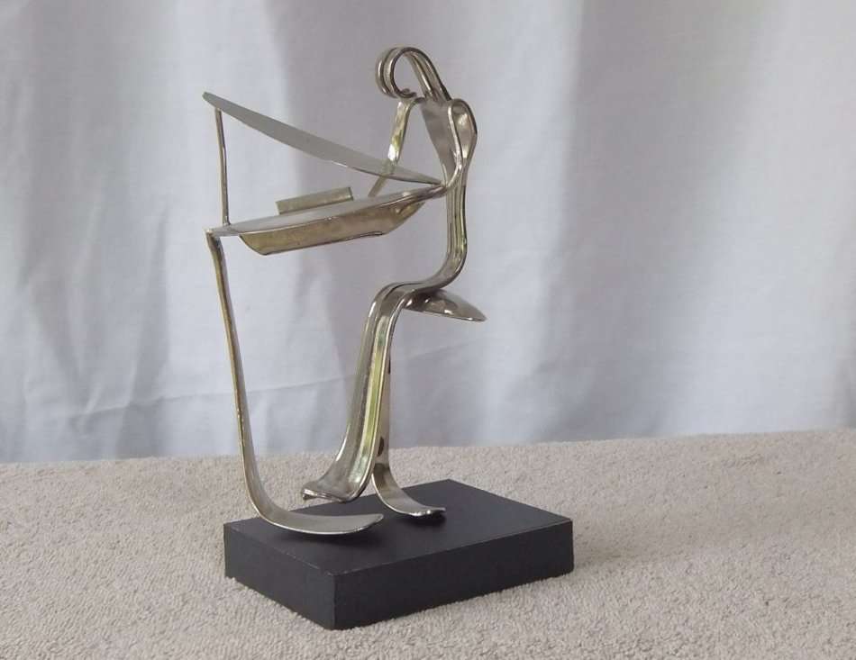 WOW !! A SUPERB CUTLERY ""PIANO MAN "" STATUE BY ARGENTINIAN ARTIST HUGO DE RITIS !! SO COOL !!