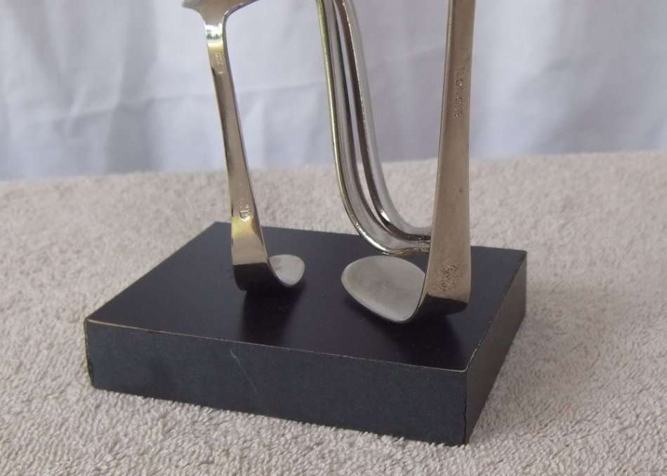 WOW !! A SUPERB CUTLERY ""PIANO MAN "" STATUE BY ARGENTINIAN ARTIST HUGO DE RITIS !! SO COOL !!