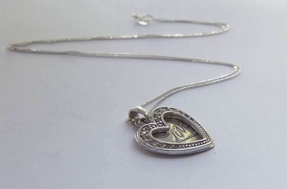 A CHARMING SOLID STERLING SILVER DOUBLE HEART LOVE PENDANT PLUS STERLING SILVER NECKLACE !! QUALITY
