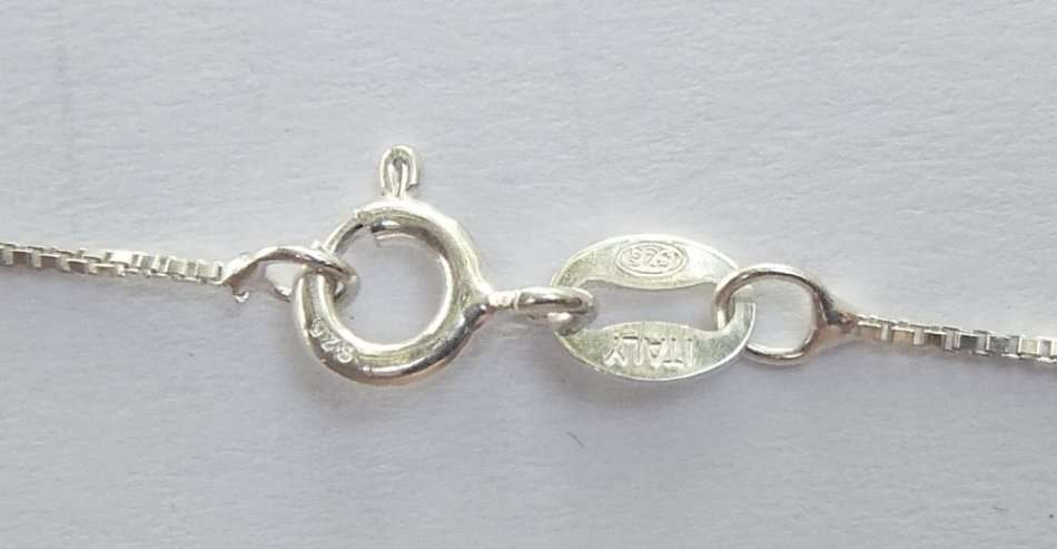 A LOVELY FACETED CZ SET STERLING SILVER DOUBLE HEART PENDANT WITH A STERLING SILVER NECKLACE !!