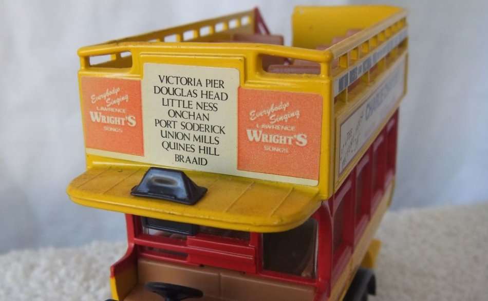 AN INTERESTING VINTAGE DIE CAST METAL MODEL OF A TRAMWAYS PASSENGER BUS BY CORGI !! MADE IN ENGLAND