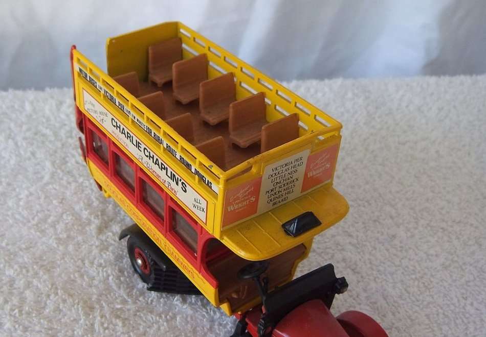 AN INTERESTING VINTAGE DIE CAST METAL MODEL OF A TRAMWAYS PASSENGER BUS BY CORGI !! MADE IN ENGLAND