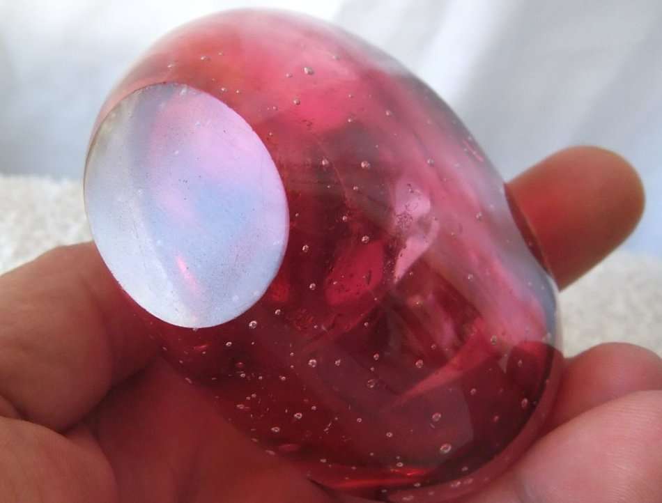 WOW !! A BEAUTIFUL VINTAGE STRAWBERRY OR HEART FORM MURANO GLASS PAPERWEIGHT POSY VASE !! STUNNER !!