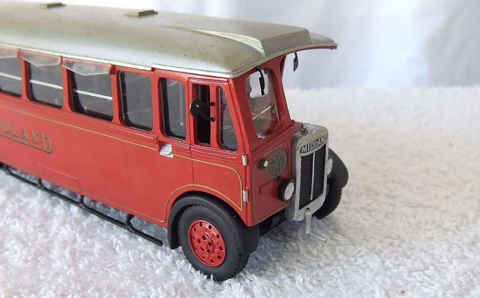AN EXTREMELY WELL DETAILED VINTAGE MODELOF THE "MIDLAND RED" PASSENGER BUS !! STUNNING 4 COLLECTORS