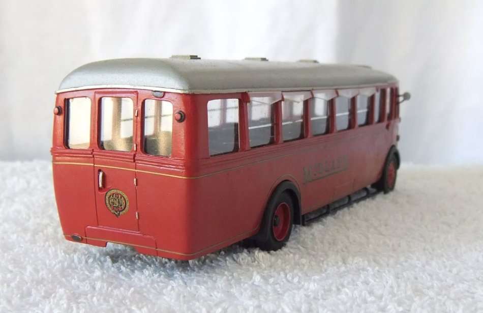 AN EXTREMELY WELL DETAILED VINTAGE MODELOF THE "MIDLAND RED" PASSENGER BUS !! STUNNING 4 COLLECTORS