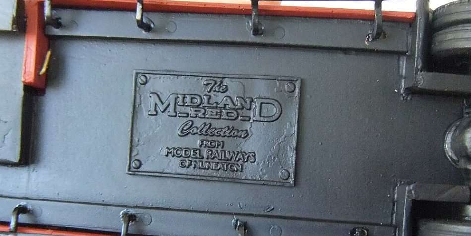 AN EXTREMELY WELL DETAILED VINTAGE MODELOF THE "MIDLAND RED" PASSENGER BUS !! STUNNING 4 COLLECTORS