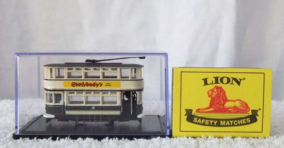 OXFORD DIE CAST VINTAGE MODEL - BIRMINGHAM TRAM - AS NEW WITH SHOWCASE !! FREE COMBINING !!