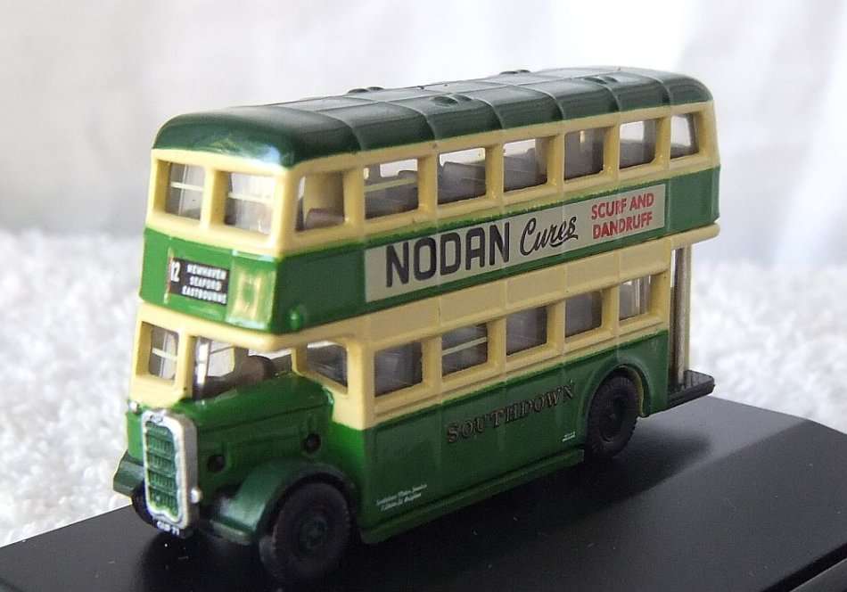 OXFORD DIE CAST VINTAGE MODEL - DOUBLE DECKER BUS - AS NEW WITH SHOWCASE !! FREE COMBINING !!