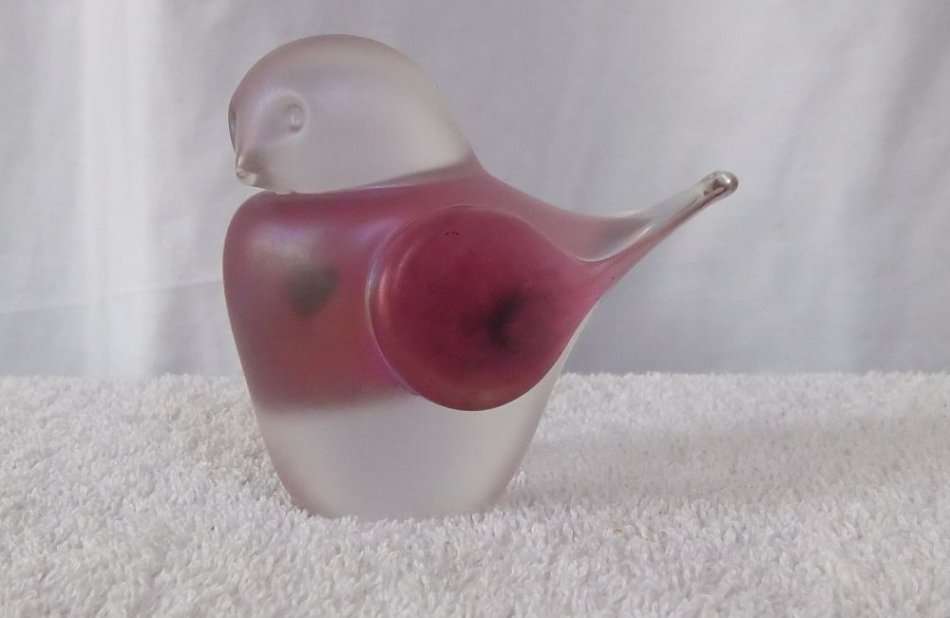 A BEAUTIFUL RARE VINTAGE SIGNED STUDIO GLASS LOVE HEART BIRD BY ZELLIQUE JOSEPH MORREL !! HIGH VALUE