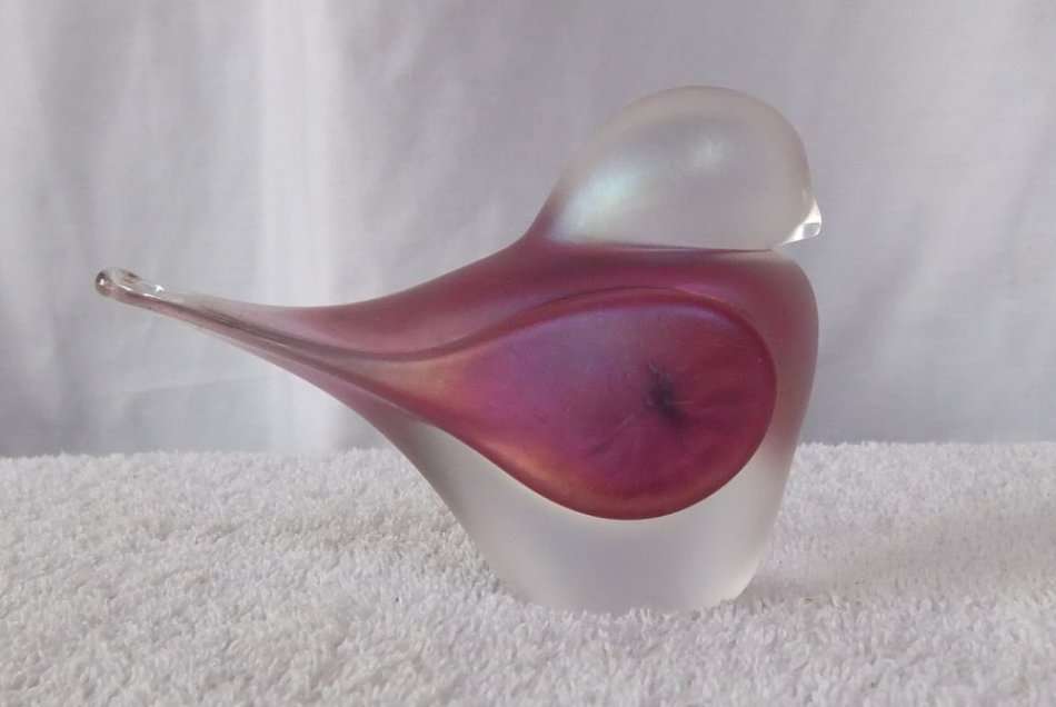 A BEAUTIFUL RARE VINTAGE SIGNED STUDIO GLASS LOVE HEART BIRD BY ZELLIQUE JOSEPH MORREL !! HIGH VALUE