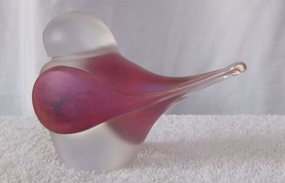 A BEAUTIFUL RARE VINTAGE SIGNED STUDIO GLASS LOVE HEART BIRD BY ZELLIQUE JOSEPH MORREL !! HIGH VALUE