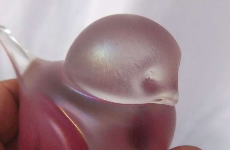 A BEAUTIFUL RARE VINTAGE SIGNED STUDIO GLASS LOVE HEART BIRD BY ZELLIQUE JOSEPH MORREL !! HIGH VALUE