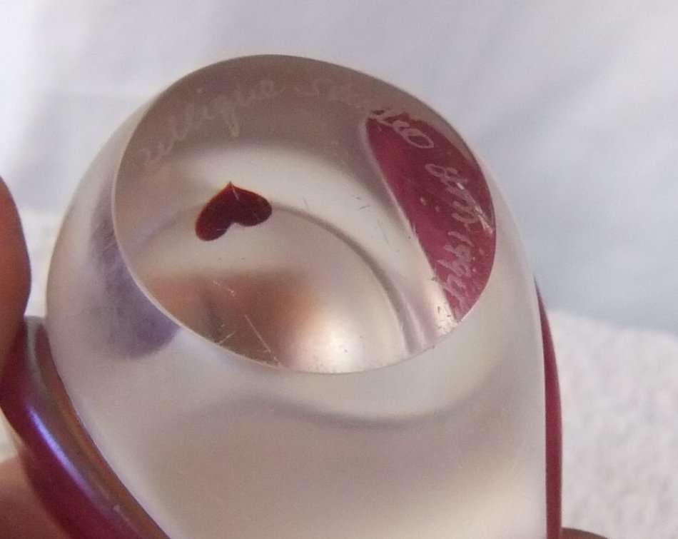 A BEAUTIFUL RARE VINTAGE SIGNED STUDIO GLASS LOVE HEART BIRD BY ZELLIQUE JOSEPH MORREL !! HIGH VALUE