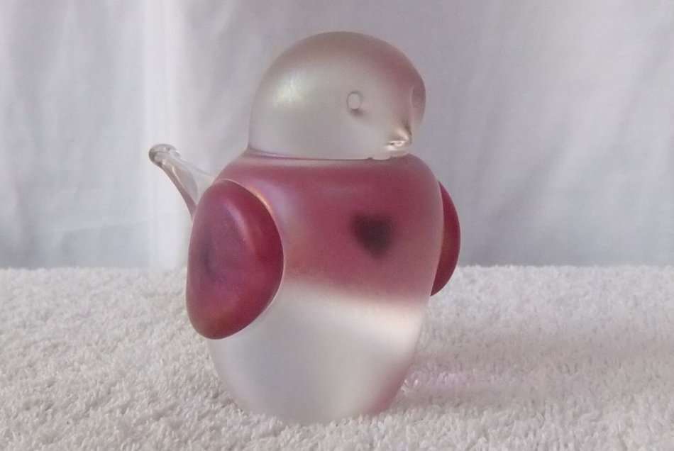 A BEAUTIFUL RARE VINTAGE SIGNED STUDIO GLASS LOVE HEART BIRD BY ZELLIQUE JOSEPH MORREL !! HIGH VALUE