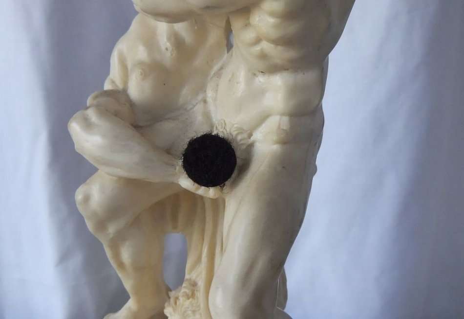 AN UNBELIEVABLY WELL DETAILED VINTAGE RESIN COMPOSITE FIGURE OF HERCULES AND DIOMEDES ON BASE !!