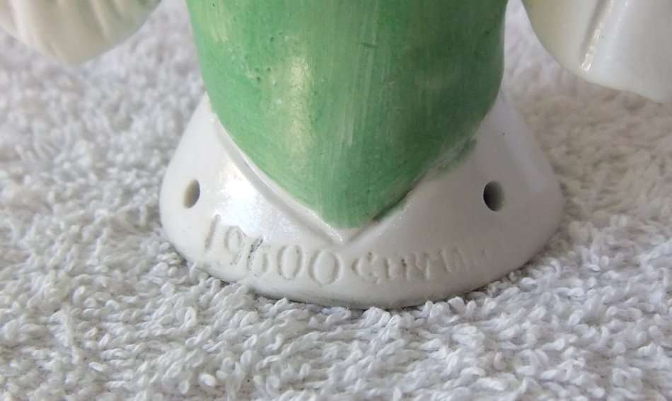 RARE !! A BEAUTIFUL ANTIQUE VICTORIAN PERIOD GERMAN MADE NUMBERED HALF DOLL !! AN AMAZING FIND !!