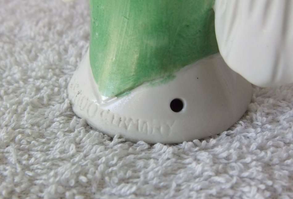 RARE !! A BEAUTIFUL ANTIQUE VICTORIAN PERIOD GERMAN MADE NUMBERED HALF DOLL !! AN AMAZING FIND !!