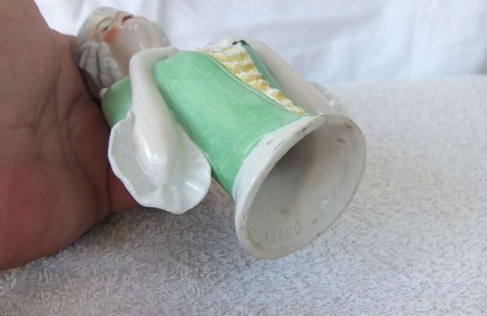 RARE !! A BEAUTIFUL ANTIQUE VICTORIAN PERIOD GERMAN MADE NUMBERED HALF DOLL !! AN AMAZING FIND !!