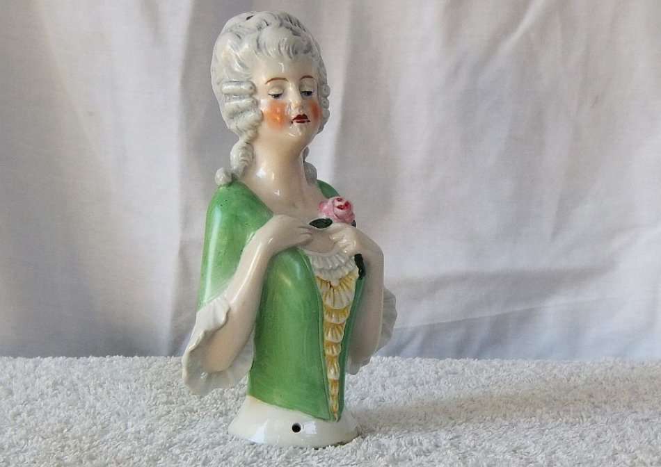 RARE !! A BEAUTIFUL ANTIQUE VICTORIAN PERIOD GERMAN MADE NUMBERED HALF DOLL !! AN AMAZING FIND !!