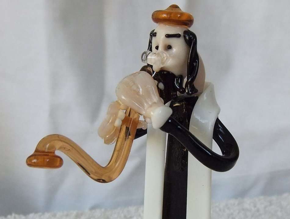 WOW ! A MASTERFULLY CRAFTED HAND BLOWN VENETIAN ART GLASS SCULPTURE OF A MUSICIAN !! AMAZING WORK !!