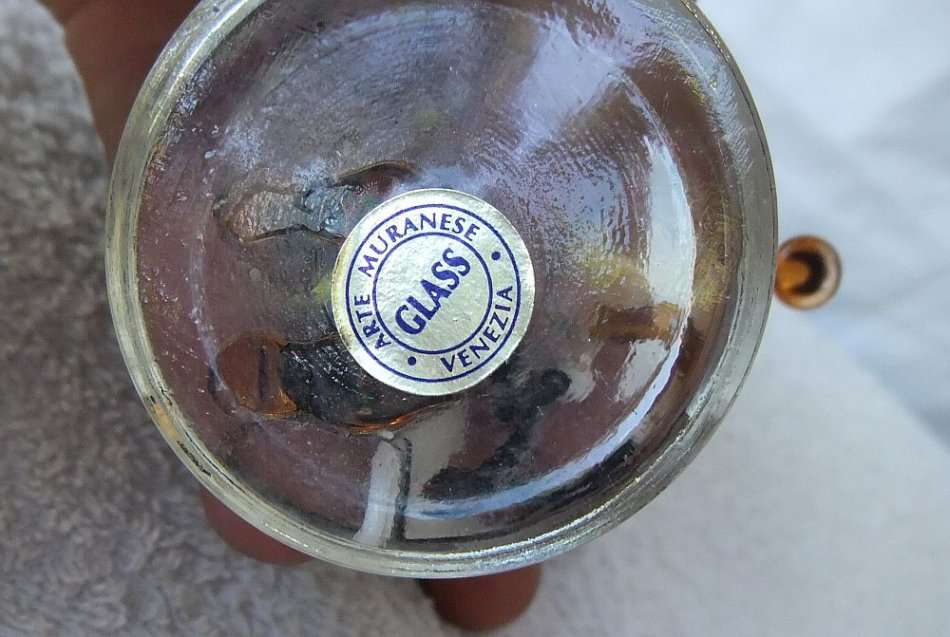 WOW ! A MASTERFULLY CRAFTED HAND BLOWN VENETIAN ART GLASS SCULPTURE OF A MUSICIAN !! AMAZING WORK !!