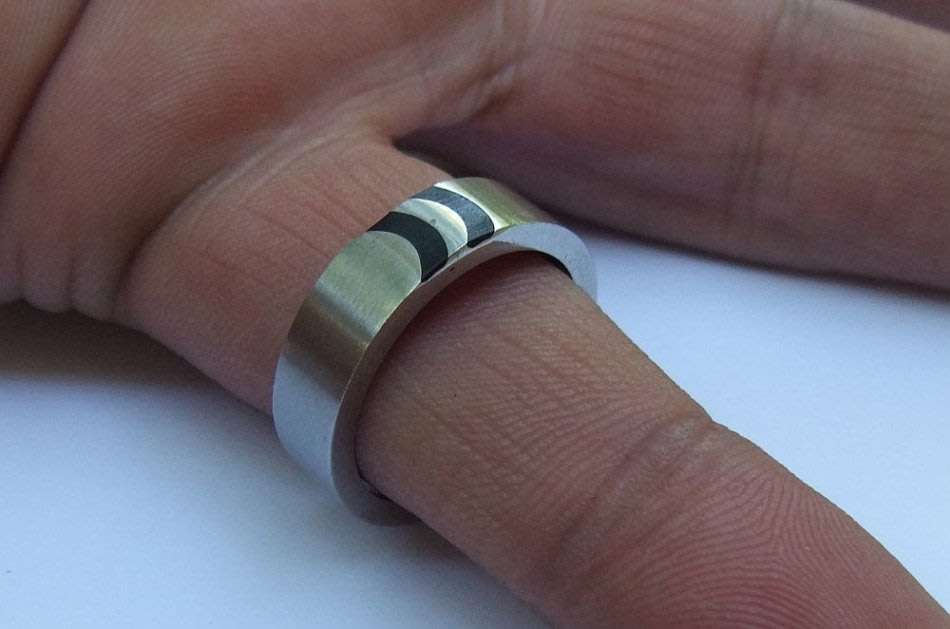 A THICK SOLID QUALITY STAINLESS STEEL RING WITH HALF MOON STRIPES !! FREE COMBINING !!