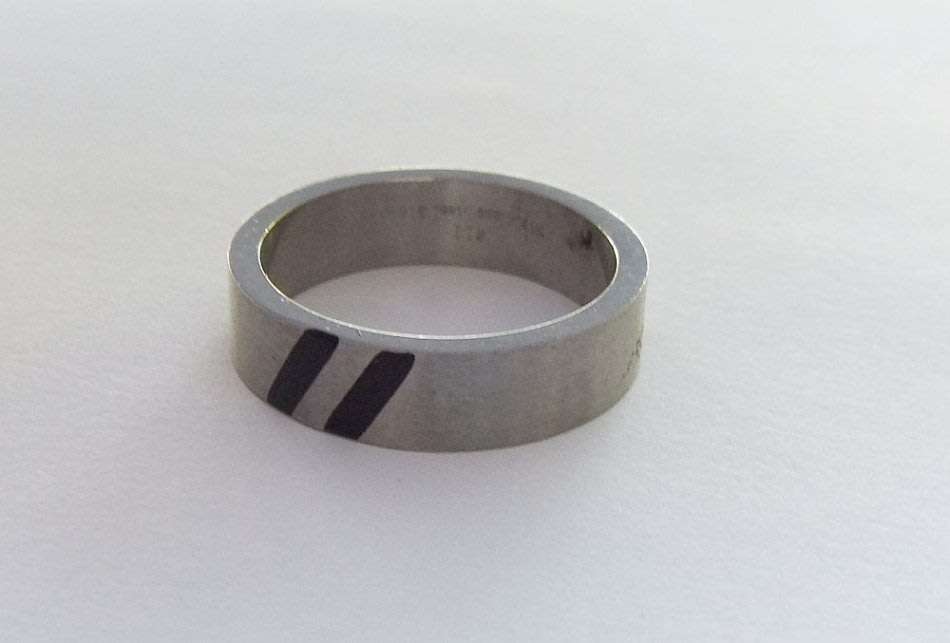 A VERY SOLID STRONG STAINLESS STEEL RING WITH STRIPES DETAIL !! FREE COMBINING !!
