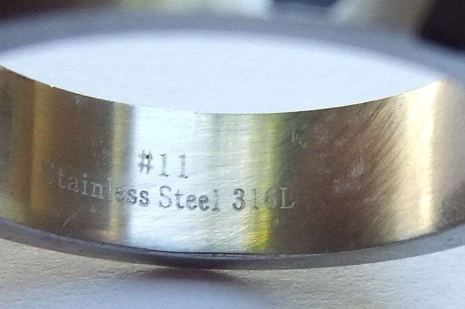 A VERY SOLID STRONG STAINLESS STEEL RING WITH STRIPES DETAIL !! FREE COMBINING !!
