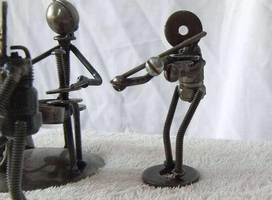 BOLT YOURSELF DOWN IF YOU ARE NUTS ABOUT MUSIC !! A REALLY COOL ""HEAVY METAL"" BAND !! BID FOR ALL