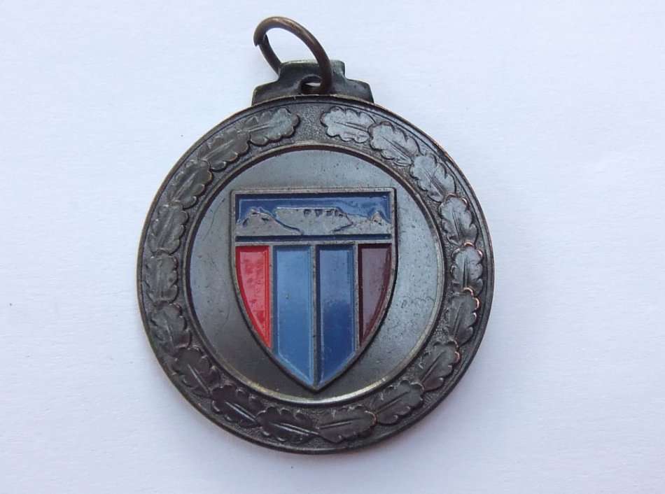 AN AWESOME VINTAGE WESTERN PROVINCE DEFENCE FORCE SPORTS CLUB MEDALLION !! TABLE MOUNTAIN FEATURE !!