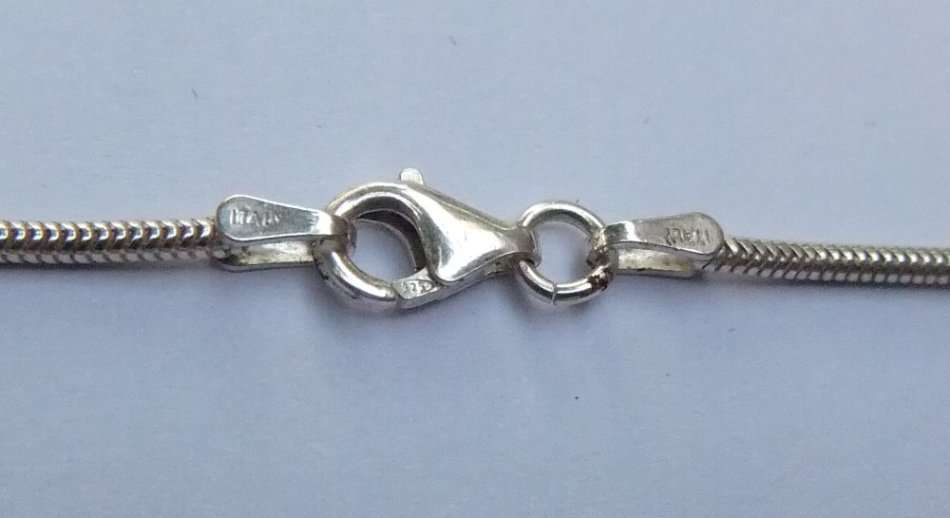 A GOOD QUALITY SOLID STERLING SILVER SNAKE DESIGN NECKLACE WITH A HEAVY HEART PENDANT !! WOW !!