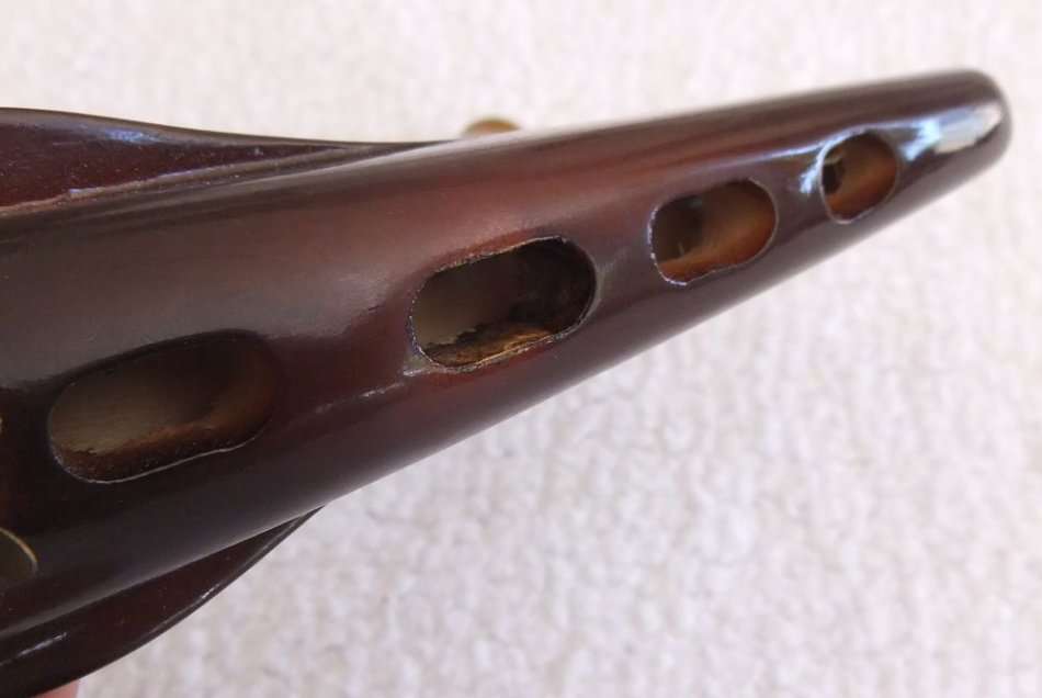 A FABULOUS VINTAGE MINIATURE LACQUERED WOOD MODEL OF A HARP WITH ITS ORIGINAL CASE !! RARE FIND !!