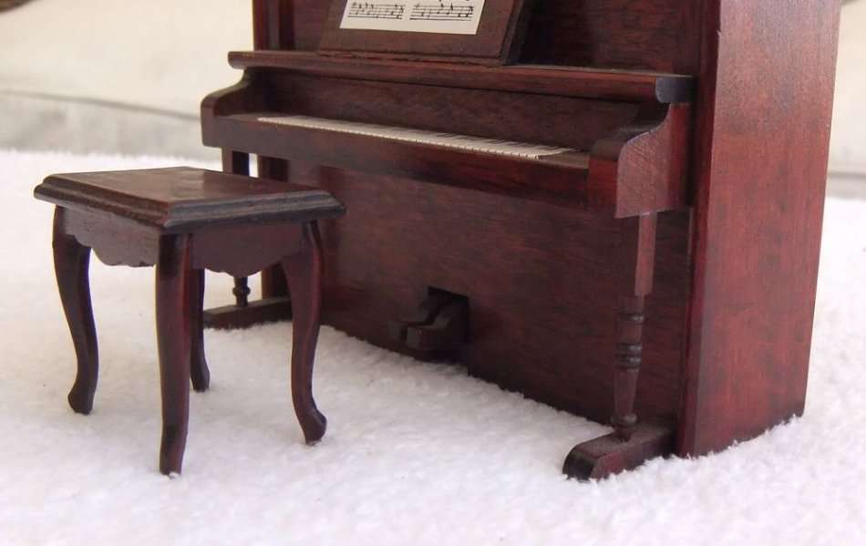 A LOVELY VINTAGE MINIATURE WOODEN MODEL OF A PIANO AND CHAIR IN GREAT CONDITION !! SWEET !!