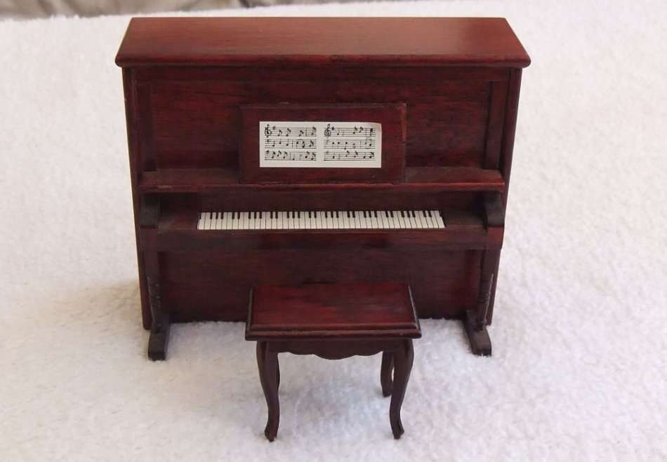 A LOVELY VINTAGE MINIATURE WOODEN MODEL OF A PIANO AND CHAIR IN GREAT CONDITION !! SWEET !!