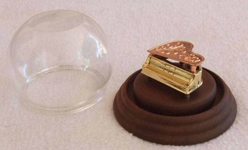 A CLASSY VINTAGE HEAVY METAL MODEL OF A GRAND PIANO ON A WOODEN BASE WITH PROTECTIVE DOME !! SWEET !