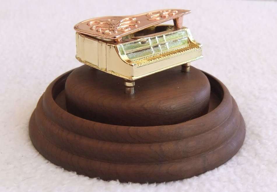 A CLASSY VINTAGE HEAVY METAL MODEL OF A GRAND PIANO ON A WOODEN BASE WITH PROTECTIVE DOME !! SWEET !