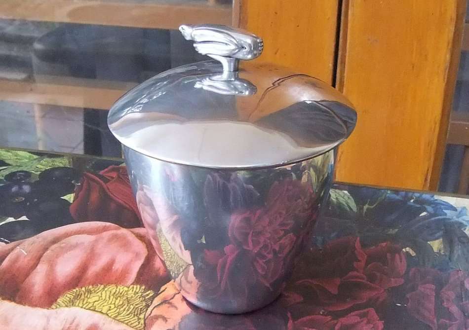 WOW !! AWESOME FIND !! A SUPERB GENUINE CARROL BOYES LIDDED CONDIMENT HOLDER IN GREAT CONDITION !!