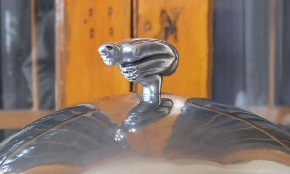 WOW !! AWESOME FIND !! A SUPERB GENUINE CARROL BOYES LIDDED CONDIMENT HOLDER IN GREAT CONDITION !!