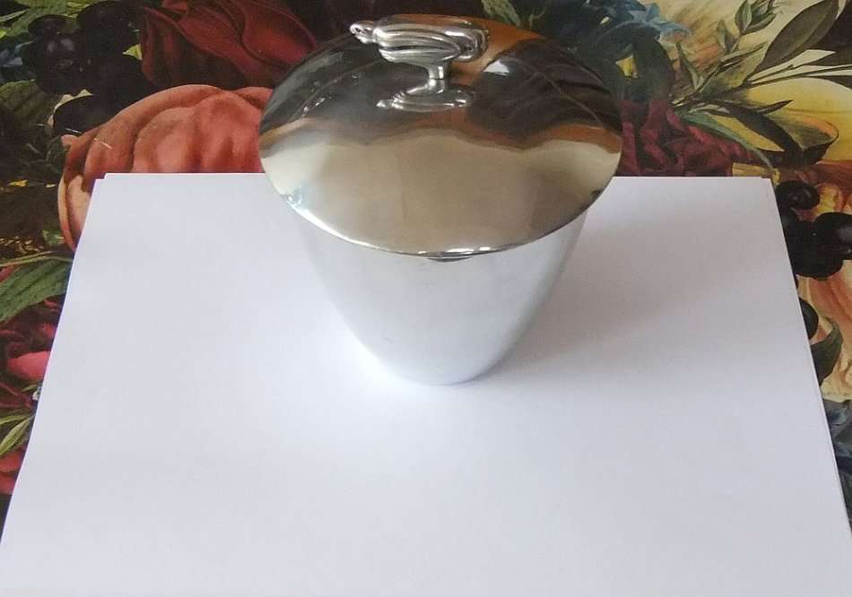 WOW !! AWESOME FIND !! A SUPERB GENUINE CARROL BOYES LIDDED CONDIMENT HOLDER IN GREAT CONDITION !!