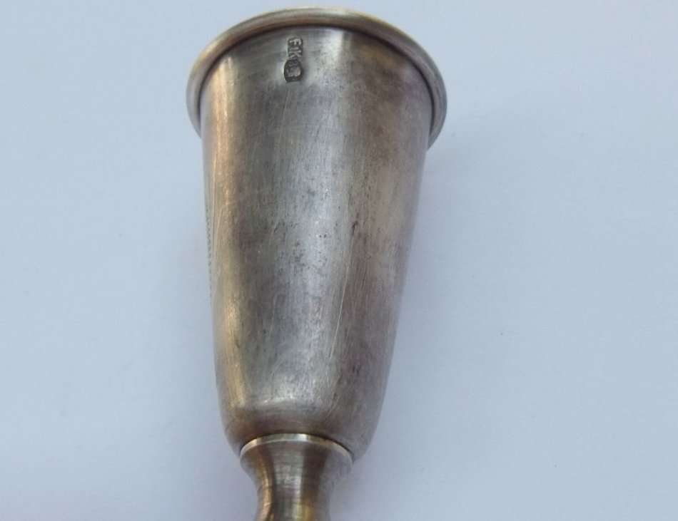 RARE FIND !! AN ANTIQUE 80% SOLID SILVER KIDDUSH CUP TYPE VESSEL HALLMARKED FOR WARSAW POLAND !! WOW