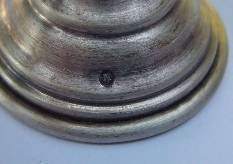 RARE FIND !! AN ANTIQUE 80% SOLID SILVER KIDDUSH CUP TYPE VESSEL HALLMARKED FOR WARSAW POLAND !! WOW