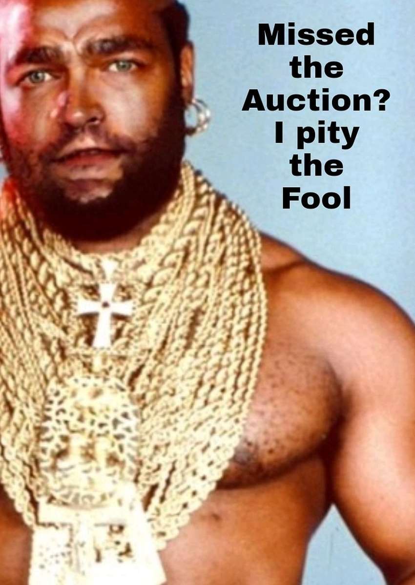 A UNIQUE VINTAGE SOLID STERLING SILVER RING WITH A "CLAWED" CABOCHON CARNELIAN STONE !! WOW !!