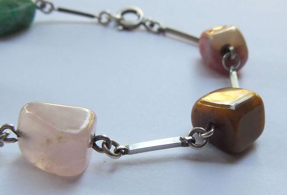 RARE FIND !! A VINTAGE CONTINENTAL SILVER ( 835 ) AND POLISHED GEMSTONES BRACELET !! FROM DAYS GONE