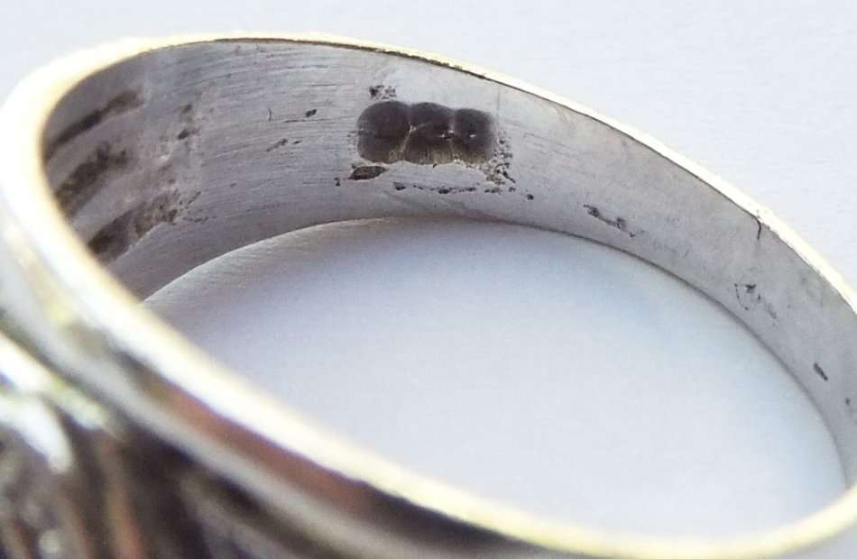 WOW !! A MAGNIFICENT WIDE SOLID STERLING SILVER RING SET WITH A RUBY RED FACETED STONE !!