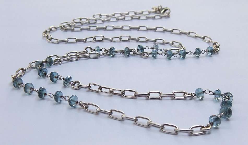 WOW !! AN EXQUISITE SUPER LONG DESIGNER NECKLACE WITH FACETED GEMS BY SUSAN VON ZAHN !!