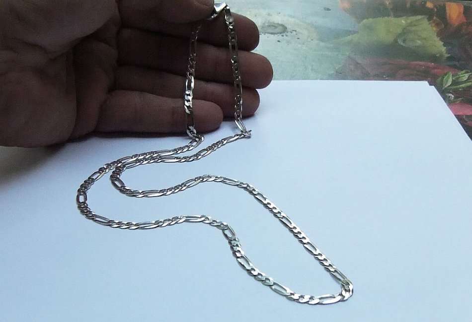 WOW !! A GREAT QUALITY FIGARO STYLE STERLING SILVER NECKLACE WITH AN OVERSIZED CLASP !! MUST HAVE !!