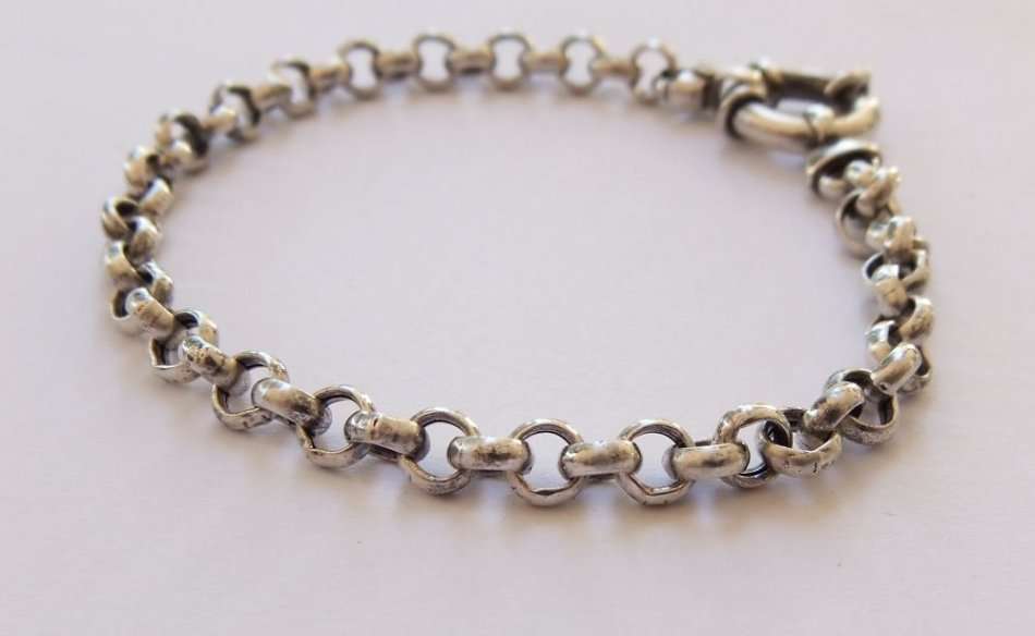 A MARVELOUS SOLID STERLING SILVER ROUND LINK BRACELET WITH A BIG CLASP !! GOOD QUALITY PIECE !!