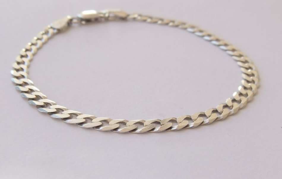 A GREAT QUALITY SOLID STERLING SILVER CUBAN LINK BRACELET IN EXCELLENT CONDITION !! FREE COMBINING !