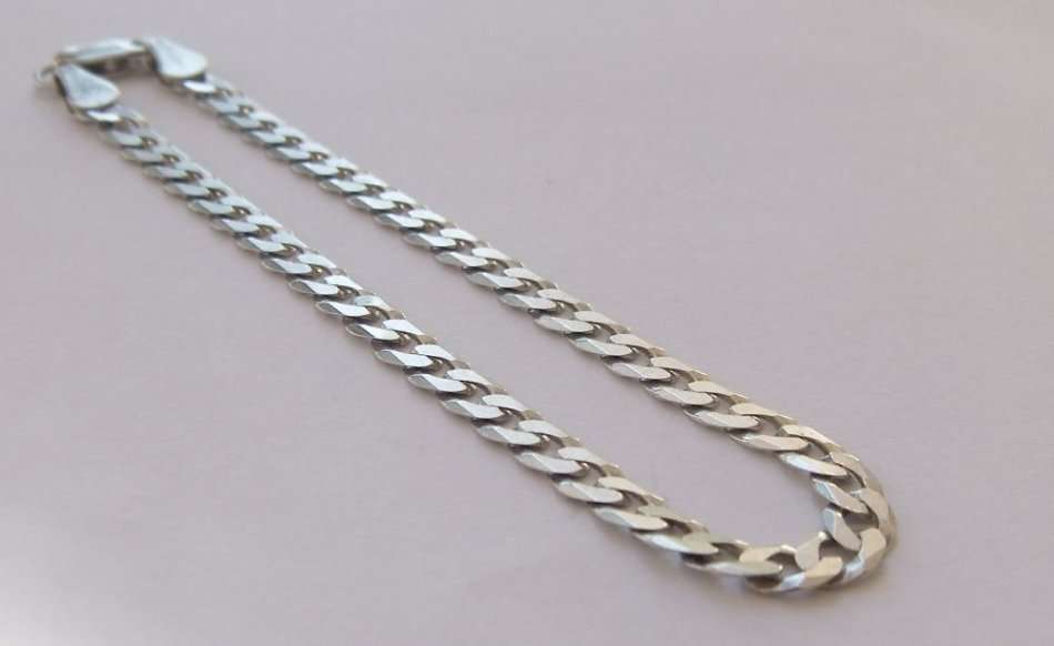 A GREAT QUALITY SOLID STERLING SILVER CUBAN LINK BRACELET IN EXCELLENT CONDITION !! FREE COMBINING !