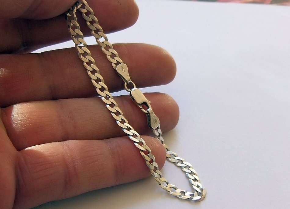 A GREAT QUALITY SOLID STERLING SILVER CUBAN LINK BRACELET IN EXCELLENT CONDITION !! FREE COMBINING !